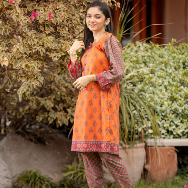 Lawn-printed-suit-for-girls